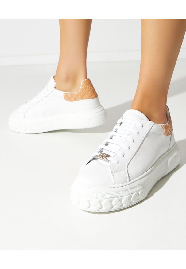 Casadei - CASADEI - Białe sneakersy Off Road Lacroc. Nosek buta: okrągły. Kolor: biały. Materiał: guma. Wzór: napisy