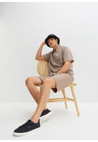 bonprix - Lekka koszula z krótkim rękawem. Typ kołnierza: kołnierzyk włoski. Kolor: brązowy, niebieski. Materiał: bawełna, materiał. Długość rękawa: krótki rękaw. Długość: krótkie. Sezon: lato