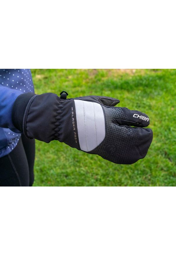 CHIBA - Mocno ocieplane rękawiczki sportowe unisex Chiba Alaska Pro. Kolor: biały, wielokolorowy, czarny. Sezon: zima