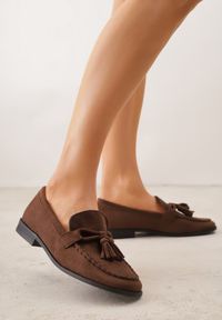 Renee - Brązowe Mokasyny z Imitacji Zamszu z Aplikacją w Kształcie Kokardy z Frędzlami Edea. Kolor: brązowy. Materiał: zamsz. Wzór: aplikacja. Styl: boho #3