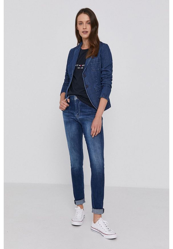 TOMMY HILFIGER - Tommy Hilfiger - T-shirt bawełniany. Okazja: na co dzień. Kolor: niebieski. Materiał: bawełna. Wzór: aplikacja. Styl: casual