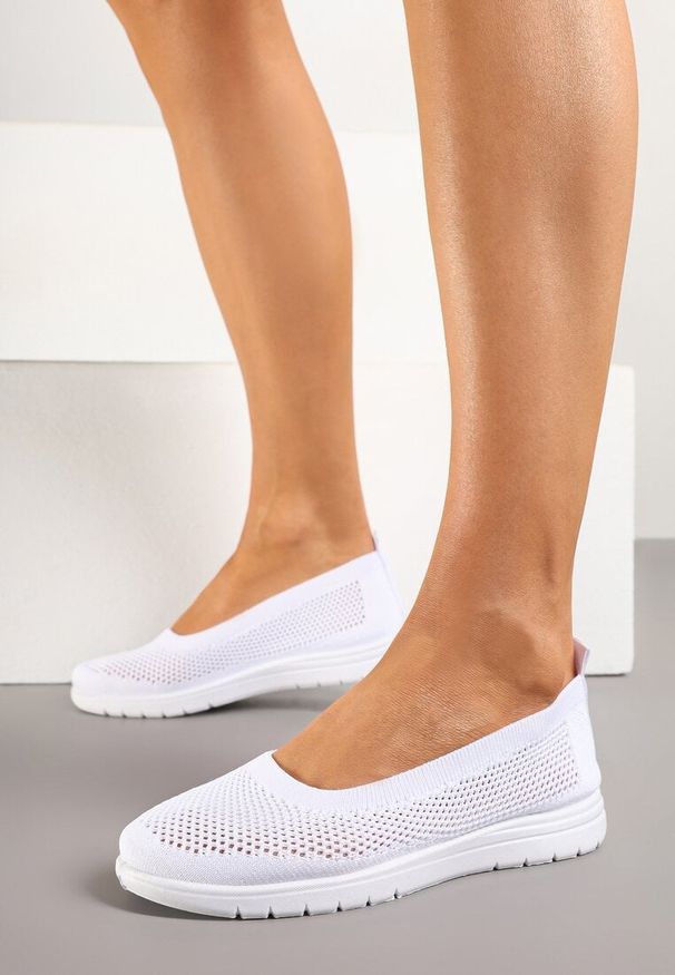 Born2be - Białe Tenisówki z Siateczkową Cholewką Avisela. Okazja: na co dzień, na spacer. Kolor: biały. Materiał: jeans. Szerokość cholewki: normalna. Sezon: wiosna. Styl: casual