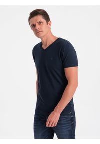 Ombre Clothing - T-shirt męski V-NECK z elastanem - granatowy V2 - Rozmiar: M. Typ kołnierza: dekolt w kształcie V. Kolor: niebieski. Materiał: elastan. Długość rękawa: krótki rękaw. Długość: krótkie. Wzór: nadruk. Styl: klasyczny #6