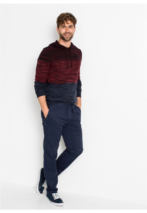 bonprix - Sweter z cienkiej dzianiny z kapturem. Typ kołnierza: kaptur. Kolor: czerwony. Materiał: dzianina, bawełna. Wzór: melanż