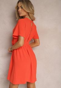 Renee - Pomarańczowa Sukienka Mini z Gumkami w Pasie i Koronkowym Dekoltem Azriele. Kolor: pomarańczowy. Materiał: koronka. Styl: boho. Długość: mini #3