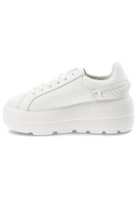 Sneakersy damskie S.Barski, ze skóry naturalnej licowej gruba podeszwa platforma sznurowane styl casual, białe, LR61-7095. Okazja: na co dzień. Kolor: biały. Materiał: skóra. Obcas: na platformie #2