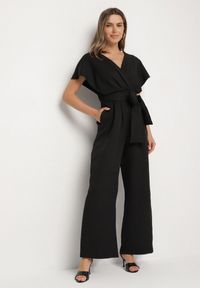 Born2be - Czarny Elegancki Kombinezon z Marszczeniem i Wcięciem w Talii Melonessa. Okazja: na co dzień. Kolor: czarny. Sezon: jesień, wiosna. Styl: elegancki #3