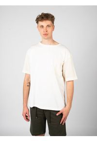 Xagon Man T-shirt | P25082MBM201 | Mężczyzna | Ecru. Okazja: na co dzień. Materiał: bawełna. Wzór: aplikacja. Styl: klasyczny, elegancki, casual #4