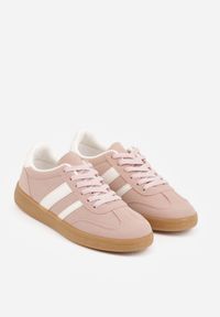 Renee - Różowe Sneakersy Typu Tenisówki Ozdobione Paskami po Bokach Fefia. Okazja: na co dzień. Zapięcie: pasek. Kolor: różowy. Materiał: jeans. Wzór: aplikacja. Sezon: wiosna #5