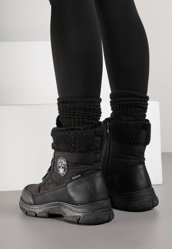 Renee - Czarne Ocieplane Śniegowce z Ozdobnym Kożuszkiem Arianea. Kolor: czarny. Sezon: zima