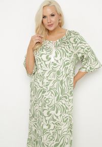 Born2be - Zielona Sukienka z Wiskozy o Prostym Kroju z Wiązaniem w Roślinny Wzór Edirania. Okazja: na co dzień. Typ kołnierza: dekolt w serek. Kolekcja: plus size. Kolor: zielony. Wzór: aplikacja. Typ sukienki: proste. Materiał: wiskoza. Długość rękawa: krótki rękaw. Styl: klasyczny, casual, elegancki #3