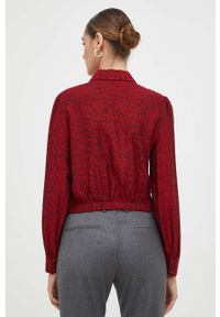 Guess koszula damska kolor czerwony regular z kołnierzykiem klasycznym. Typ kołnierza: kołnierzyk klasyczny. Kolor: czerwony. Materiał: tkanina. Długość rękawa: długi rękaw. Długość: długie. Styl: klasyczny #3