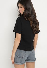 Born2be - Czarny Bawełniany T-shirt z Grubszej Bawełny Tiariane. Okazja: na co dzień, na spotkanie biznesowe, do pracy. Kolor: czarny. Materiał: bawełna. Styl: biznesowy, klasyczny, elegancki, casual #6