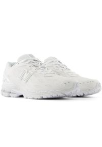 Buty unisex New Balance U1906WFC – białe. Kolor: biały. Materiał: guma, syntetyk, materiał. Szerokość cholewki: normalna. Sport: turystyka piesza #4