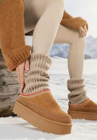 Born2be - Jasnobrązowe Śniegowce Ocieplone na Platformie z Ozdobnym Wyszywaniem Reitenna. Okazja: na co dzień. Kolor: brązowy. Materiał: jeans. Obcas: na platformie. Styl: klasyczny, casual, elegancki #1