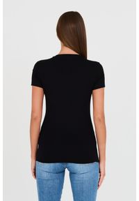 Guess - GUESS Czarny t-shirt z logo. Kolor: czarny. Materiał: bawełna. Wzór: nadruk