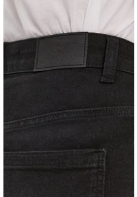 JDY - Jacqueline de Yong Szorty jeansowe damskie kolor czarny gładkie high waist. Okazja: na co dzień. Stan: podwyższony. Kolor: czarny. Materiał: jeans. Wzór: gładki. Styl: casual #2