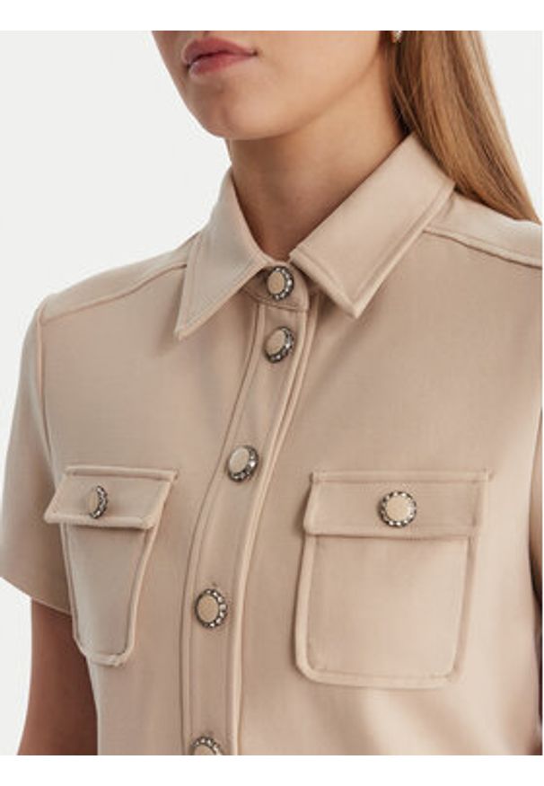 Guess Koszula W6RH83 KCMU2 Beżowy Regular Fit. Kolor: beżowy. Materiał: syntetyk