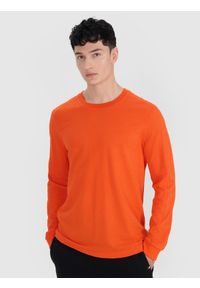 4f - Longsleeve oversize gładki męski - pomarańczowy. Okazja: na co dzień. Kolor: pomarańczowy. Materiał: bawełna, poliester, dzianina, materiał. Długość rękawa: długi rękaw. Długość: długie. Wzór: gładki. Styl: klasyczny, elegancki, street, sportowy, casual