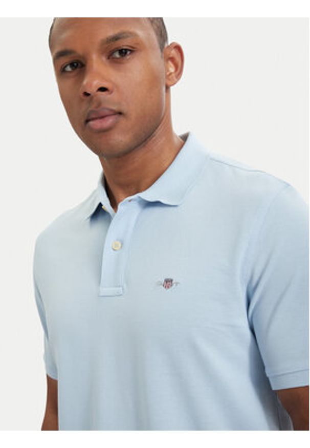 GANT - Gant Polo Shield 2210 Niebieski Regular Fit. Typ kołnierza: polo. Kolor: niebieski. Materiał: bawełna