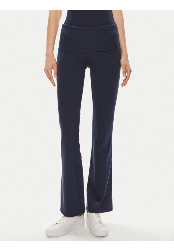 Gina Tricot Spodnie materiałowe 21671 Granatowy Flare Fit. Kolor: niebieski. Materiał: bawełna