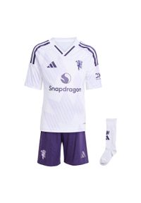 Adidas - Zestaw Manchester United 25/26 Away Mini Kids. Kolor: biały. Sport: piłka nożna