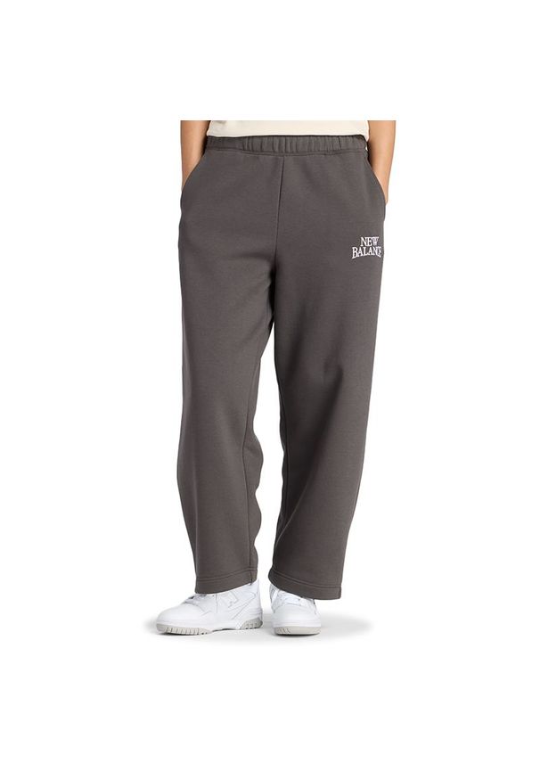 Spodnie damskie New Balance WB61W1DZABR - szare. Stan: podwyższony. Kolor: szary. Materiał: materiał, dresówka