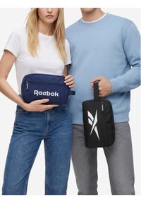 Reebok Kosmetyczka CWBEO-RBK-U1-002-SS26 Granatowy. Kolor: niebieski. Materiał: materiał #1