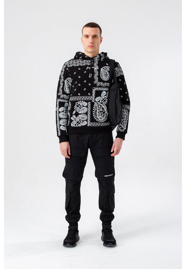 Hype bluza męska kolor czarny z kapturem wzorzysta. Okazja: na co dzień. Typ kołnierza: kaptur. Kolor: czarny. Styl: casual