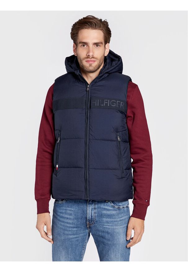 TOMMY HILFIGER - Tommy Hilfiger Kamizelka High Loft MW0MW27680 Granatowy Regular Fit. Kolor: niebieski. Materiał: syntetyk
