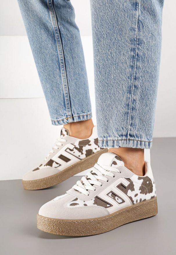 Born2be - Czarno-Białe Sneakersy z Geometrycznym Wzorem Adelnaria. Okazja: na co dzień. Kolor: czarny. Materiał: jeans. Wzór: geometria