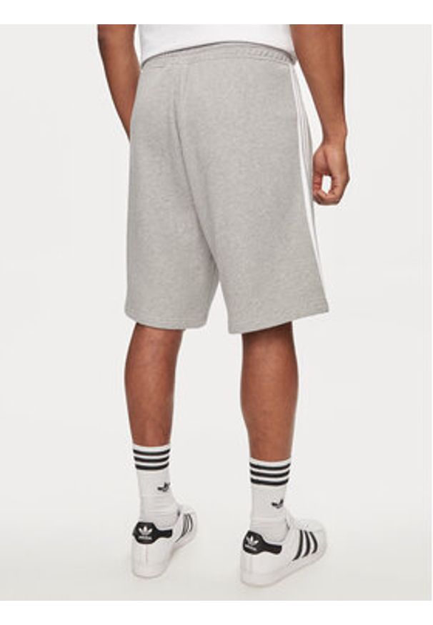 Adidas - adidas Szorty sportowe adicolor 3-Stripes IU2340 Szary Regular Fit. Kolor: szary. Materiał: bawełna. Styl: sportowy