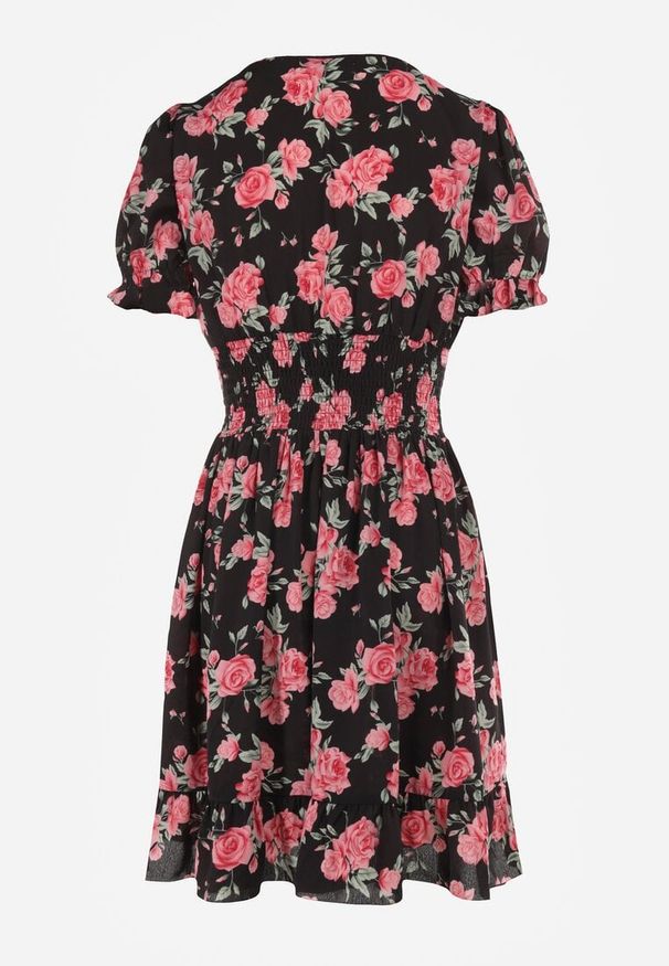 Renee - Czarna Sukienka Gwenheda. Typ kołnierza: dekolt w serek. Kolor: czarny. Długość rękawa: krótki rękaw. Wzór: aplikacja. Długość: mini