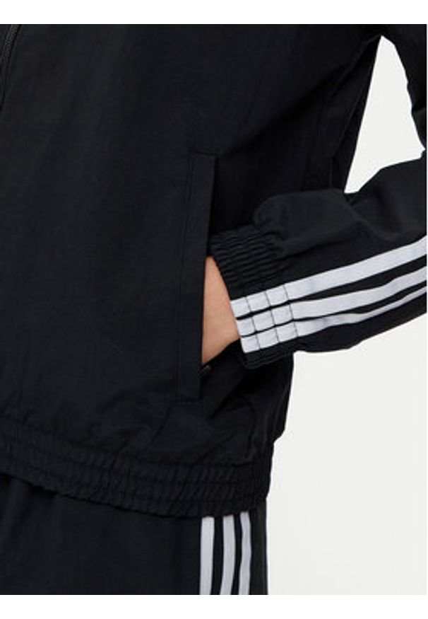 Adidas - adidas Bluza Woven JD5331 Czarny Regular Fit. Kolor: czarny. Materiał: syntetyk