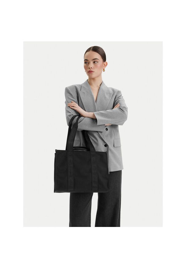 Torebka BOSS. Kolor: czarny