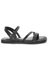 Czarne Sandały Tamaris Eleganckie Płaskie Buty. Okazja: na co dzień. Zapięcie: pasek. Kolor: czarny. Materiał: skóra. Wzór: paski. Sezon: lato. Obcas: na płaskiej podeszwie. Styl: elegancki