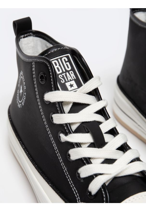 Big-Star - Trampki damskie wysokie ze skóry ekologicznej czarne OO274062 906. Okazja: na co dzień. Kolor: czarny. Materiał: skóra ekologiczna. Styl: klasyczny, elegancki, casual