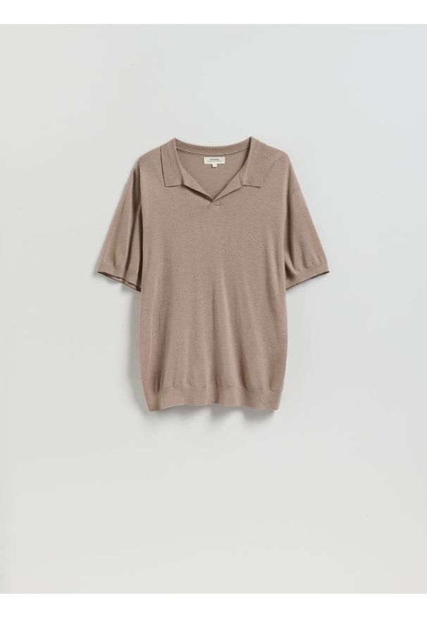 Reserved - Koszulka polo z Lyocellu - beżowy. Typ kołnierza: polo. Kolor: beżowy. Materiał: dzianina