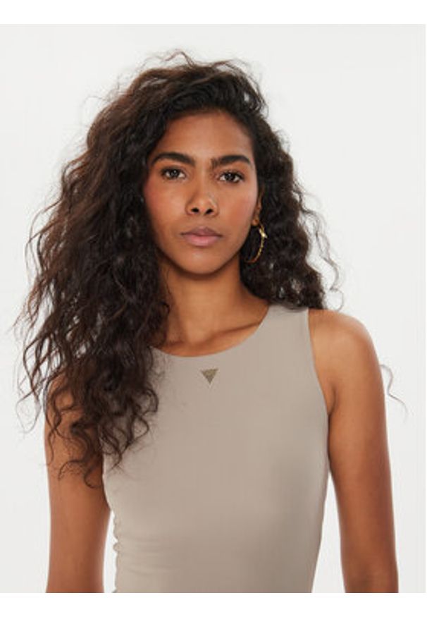 Guess Sukienka codzienna Kim W4YK0J KCDE0 Beżowy Bodycon Fit. Okazja: na co dzień. Kolor: beżowy. Materiał: syntetyk. Typ sukienki: bodycon, proste. Styl: casual
