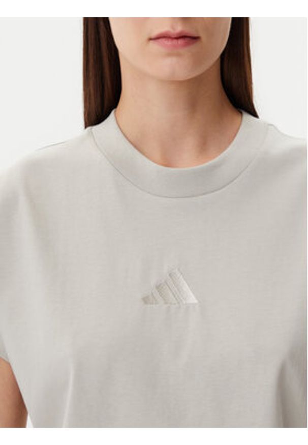 Adidas - adidas T-Shirt ALL SZN JJ1241 Beżowy Regular Fit. Kolor: beżowy. Materiał: bawełna
