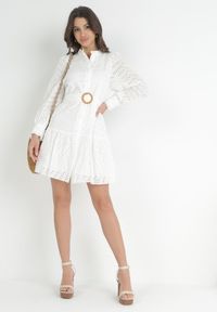 Born2be - Biała Bawełniana Sukienka z Paskiem i Ażurowym Haftem Joannah. Kolor: biały. Materiał: bawełna. Wzór: haft, ażurowy #3