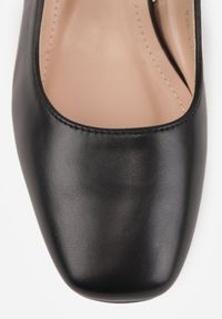 Born2be - Czarne Czółenka na Kwadratowym Obcasie z Ozdobnymi Paseczkami i Sprzączką Elarose. Okazja: na co dzień. Zapięcie: sprzączka. Kolor: czarny. Materiał: jeans. Obcas: na obcasie. Styl: wizytowy, casual, klasyczny, elegancki. Wysokość obcasa: średni #8