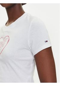 Tommy Jeans T-Shirt Heart DW0DW21390 Biały Slim Fit. Kolor: biały. Materiał: bawełna #5