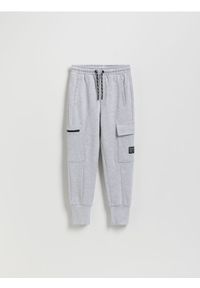 Reserved - Joggery cargo z kieszeniami - ciemnoszary. Kolor: szary. Materiał: dzianina, bawełna