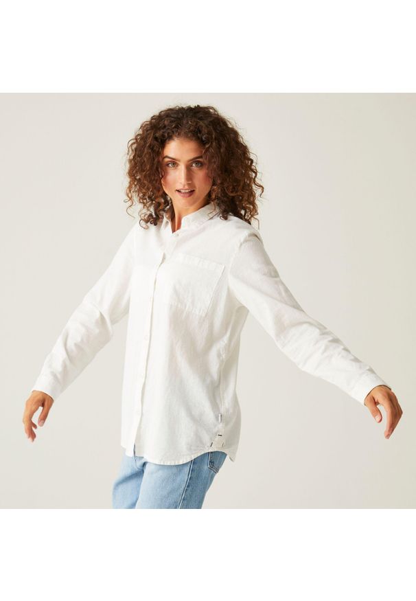 Regatta - Koszula damska Primevere. Kolor: biały. Materiał: bawełna. Długość rękawa: długi rękaw. Długość: długie. Sport: turystyka piesza