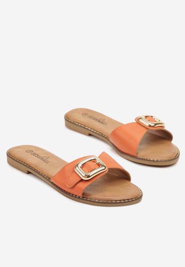 Born2be - Pomarańczowe Klapki z Ozdobną Klamrą Melvisa. Okazja: na co dzień. Kolor: pomarańczowy. Materiał: jeans. Sezon: lato. Styl: elegancki, casual