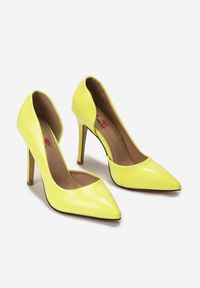 Born2be - Żółte Lakierowane Szpilki z Bocznym Wcięciem Nulkamai. Zapięcie: bez zapięcia. Kolor: żółty. Materiał: lakier. Obcas: na szpilce. Wysokość obcasa: wysoki #3