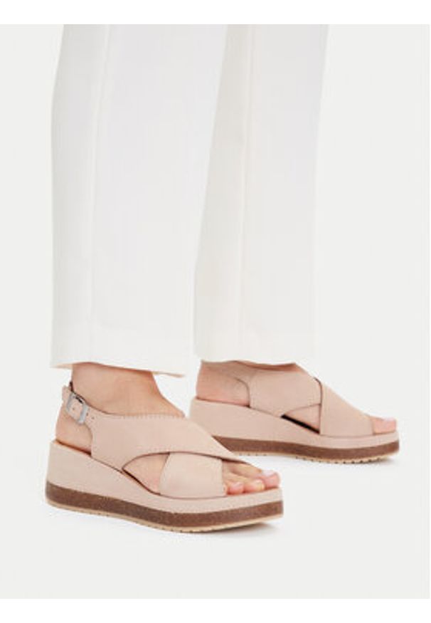 Clarks Sandały Kassanda Step 26177302 Różowy. Kolor: różowy. Materiał: nubuk, skóra
