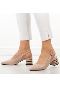 Beżowe czółenka damskie na obacasie Vinceza 62285. Kolor: beżowy. Materiał: skóra. Szerokość cholewki: normalna. Sezon: wiosna, lato. Obcas: na obcasie. Styl: elegancki, klasyczny, wizytowy. Wysokość obcasa: średni #1