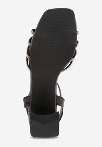 Renee - Czarne Sandały Ozdobione Paskami z Cyrkoniami i Kwadratowym Obcasie Zitalia. Okazja: na co dzień. Zapięcie: pasek. Kolor: czarny. Materiał: jeans. Wzór: aplikacja. Obcas: na obcasie. Styl: casual. Wysokość obcasa: średni #9